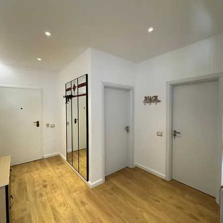 Belleview 6 Apartment